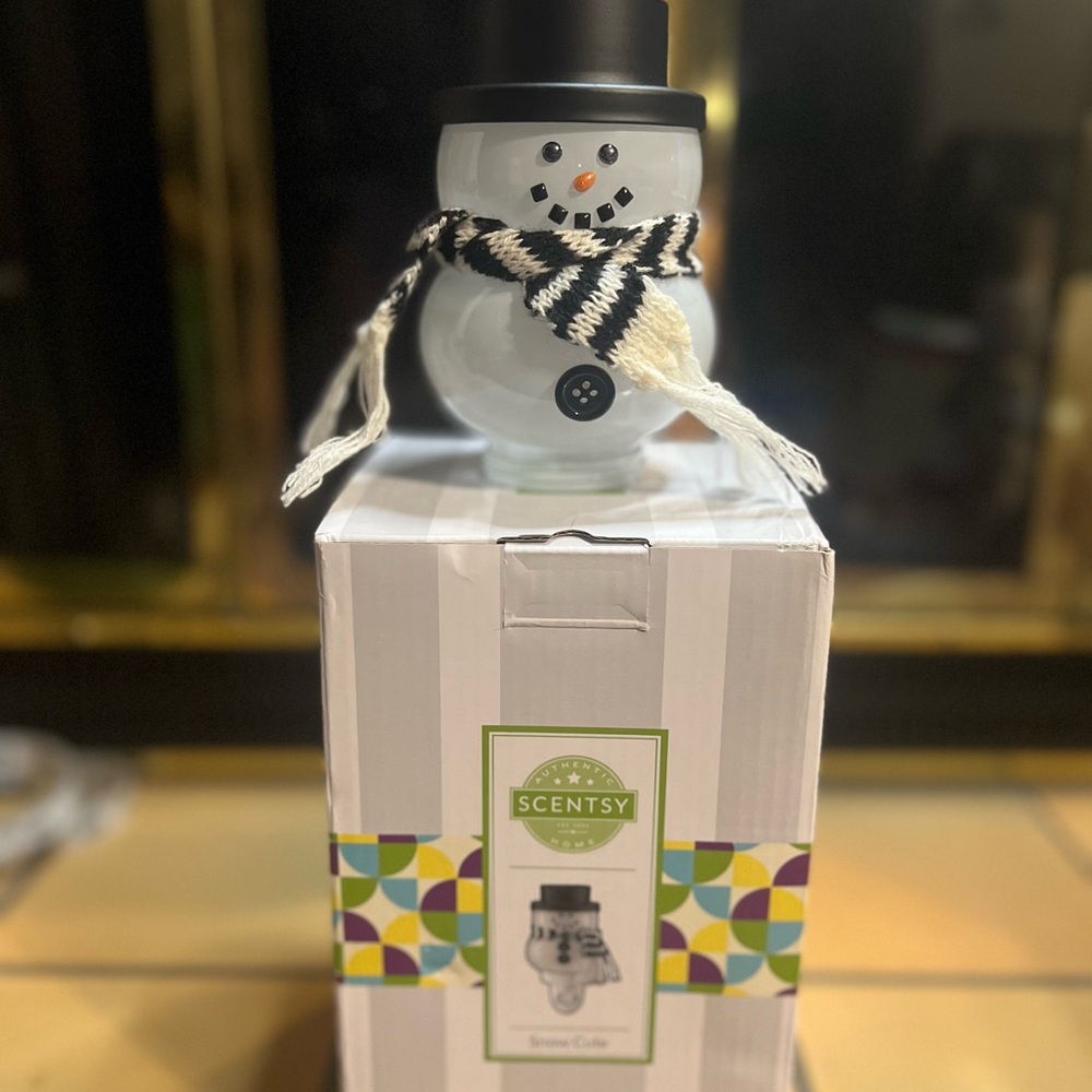Scentsy Snowman Warmer